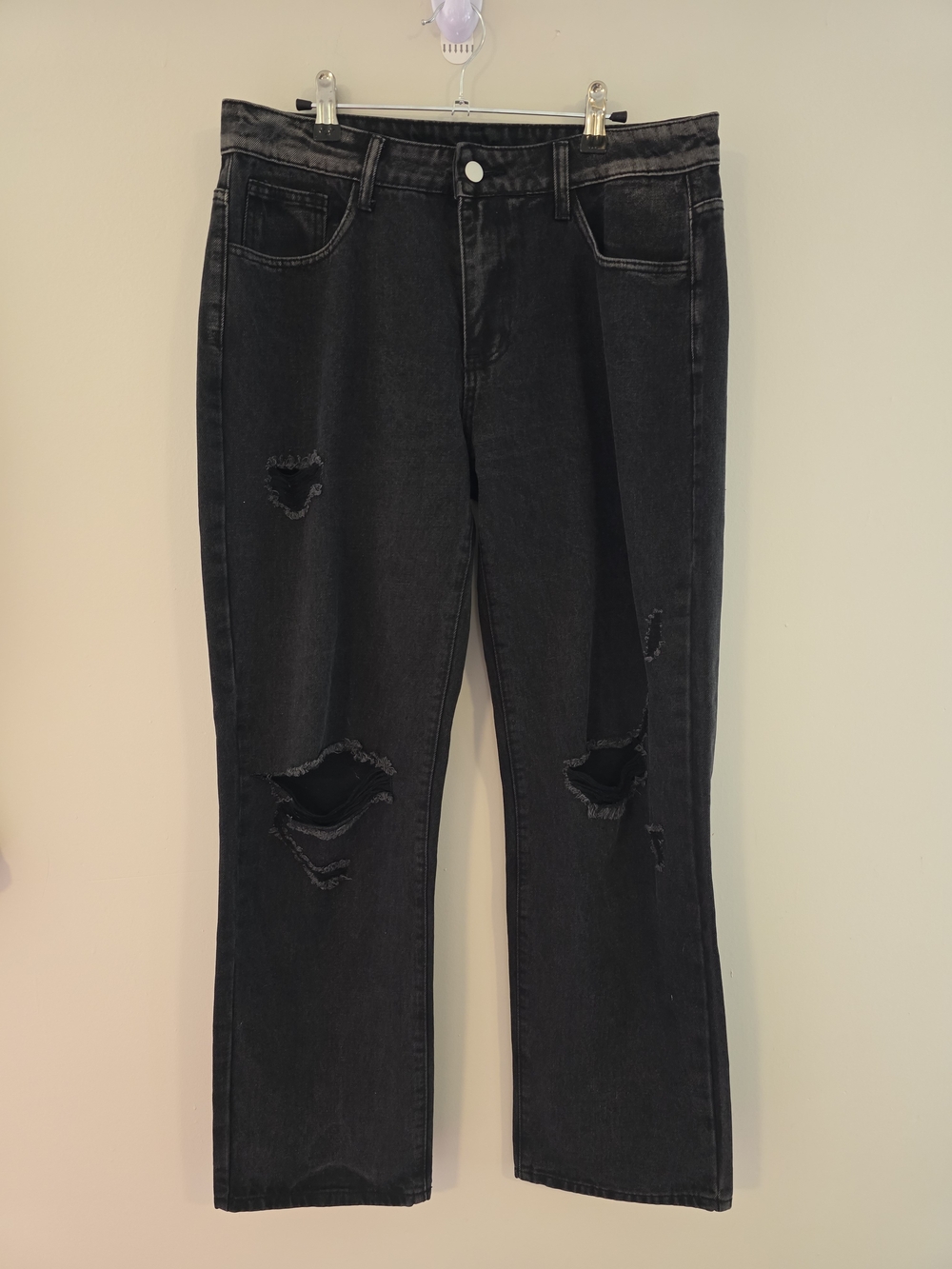 SHEIN Black Distressed Straight-Leg Jeans